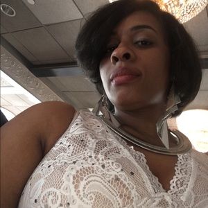 Meet your Posher, Dominique